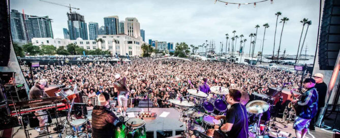 San Diego Magazine Slightly Stoopid voor publiek
