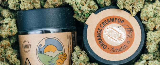 orange creampop scratch n sniff cannabis verpakking op cannabis nugs