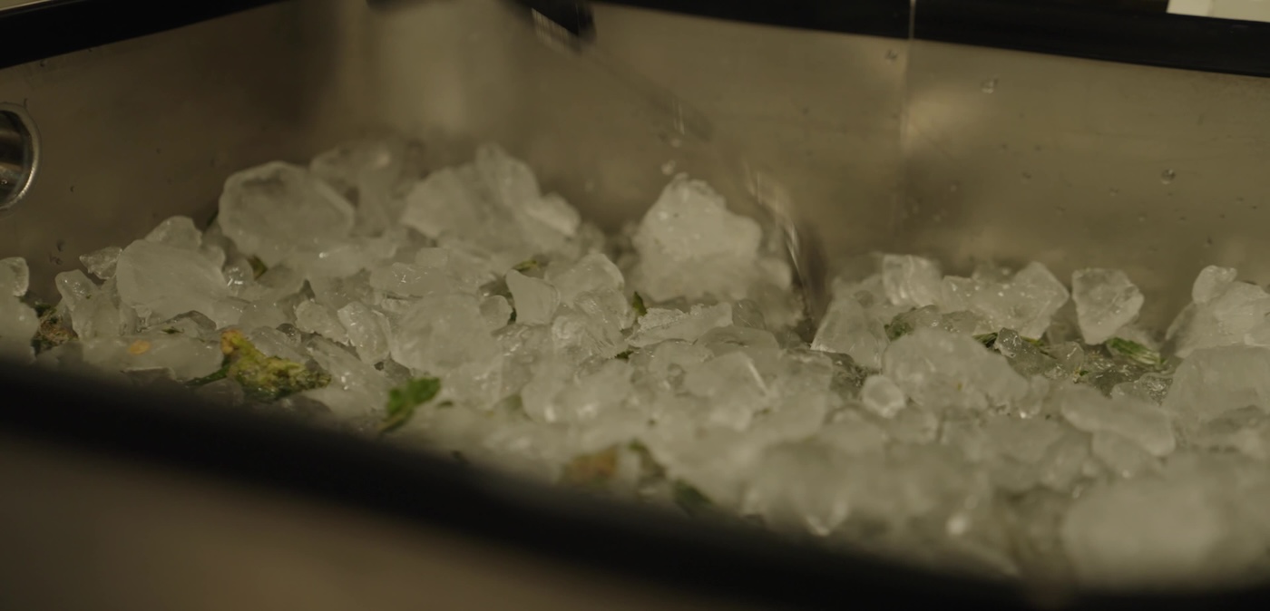het maken van hasj met 'cannabis on ice'